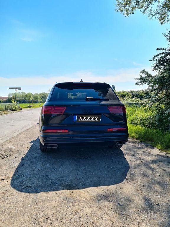 Gebraucht Audi Q7 Black Edition 272 PS (200 kW) 2015 Schwarz SUV