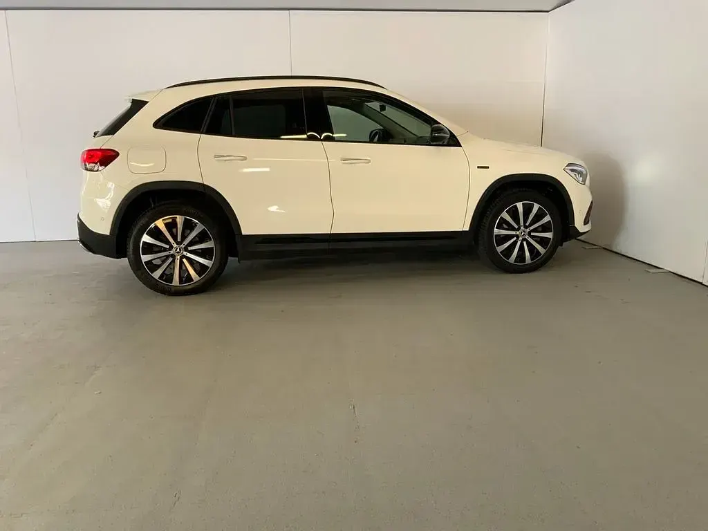 Gebraucht Mercedes GLA250 Progressive 160 PS (117 kW) 2020 Unilack polarweiß SUV