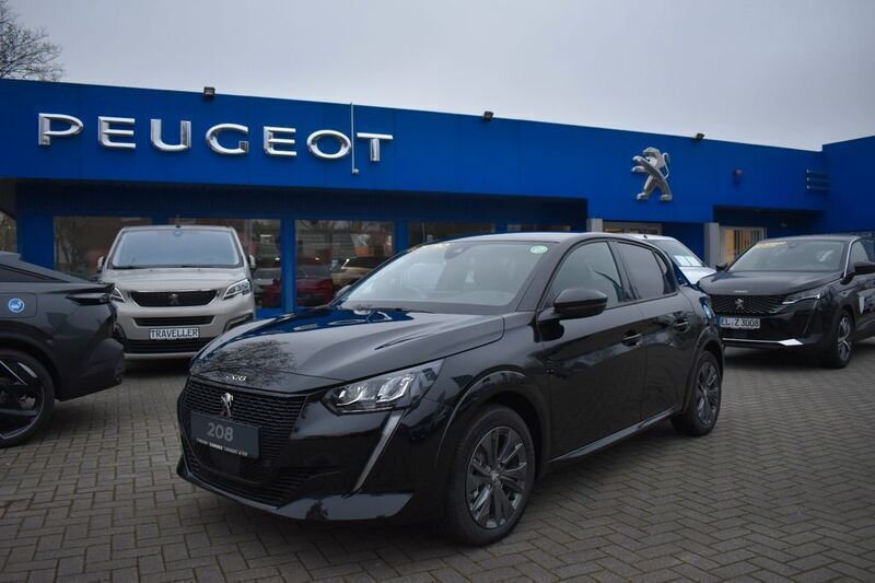 Gebraucht Peugeot e-208 Allure 100 kW (136 PS) 2023 Schwarz Kleinwagen