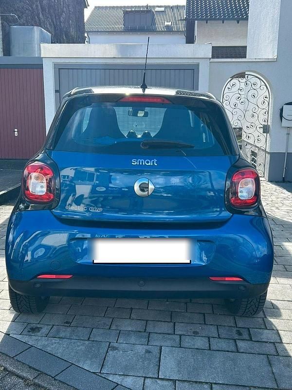 Gebraucht Smart ForFour Electric Drive Passion 60 kW (82 PS) 2018 Blau Kleinwagen