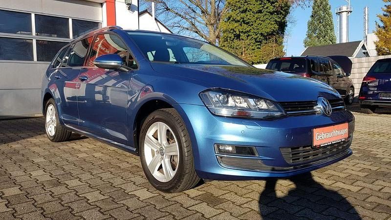 Gebraucht VW Golf VII Highline 150 PS (110 kW) 2016 Blau Kombi