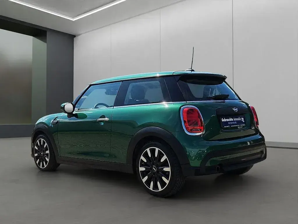 Gebraucht Mini ONE 102 PS (75 kW) 2022 Grün / british racing green (metallic) Kleinwagen