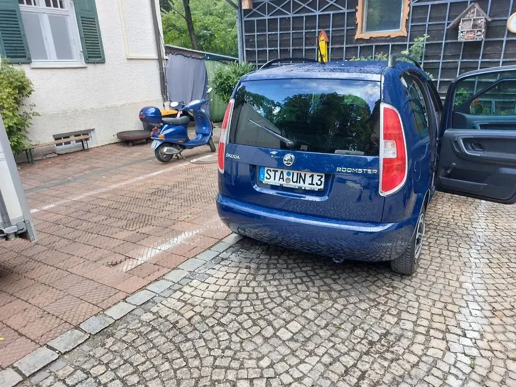 Gebraucht Skoda Roomster Plus Edition 86 PS (63 kW) 2013 Blau Van / Kleinbus
