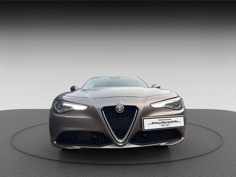 Gebraucht Alfa Romeo Giulia 179 PS (131 kW) 2017 Titanio imola metallic Limousine