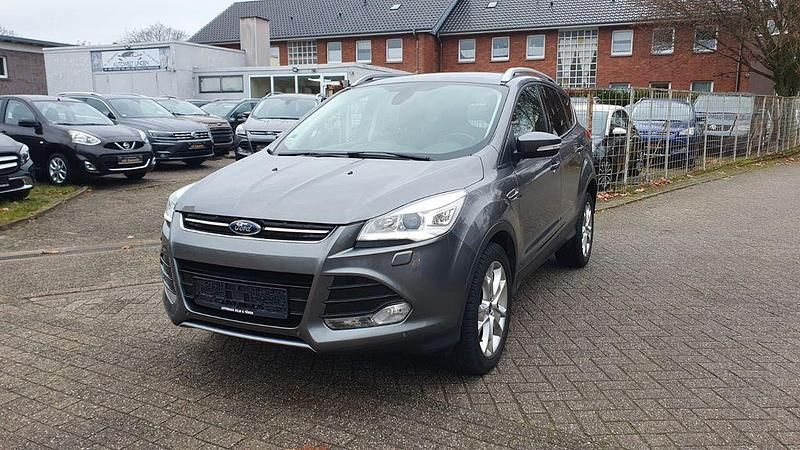 Grau Gebraucht 2014 Ford Kuga Titanium SUV | 10.495 € (Guter Preis) - Bild 1/4