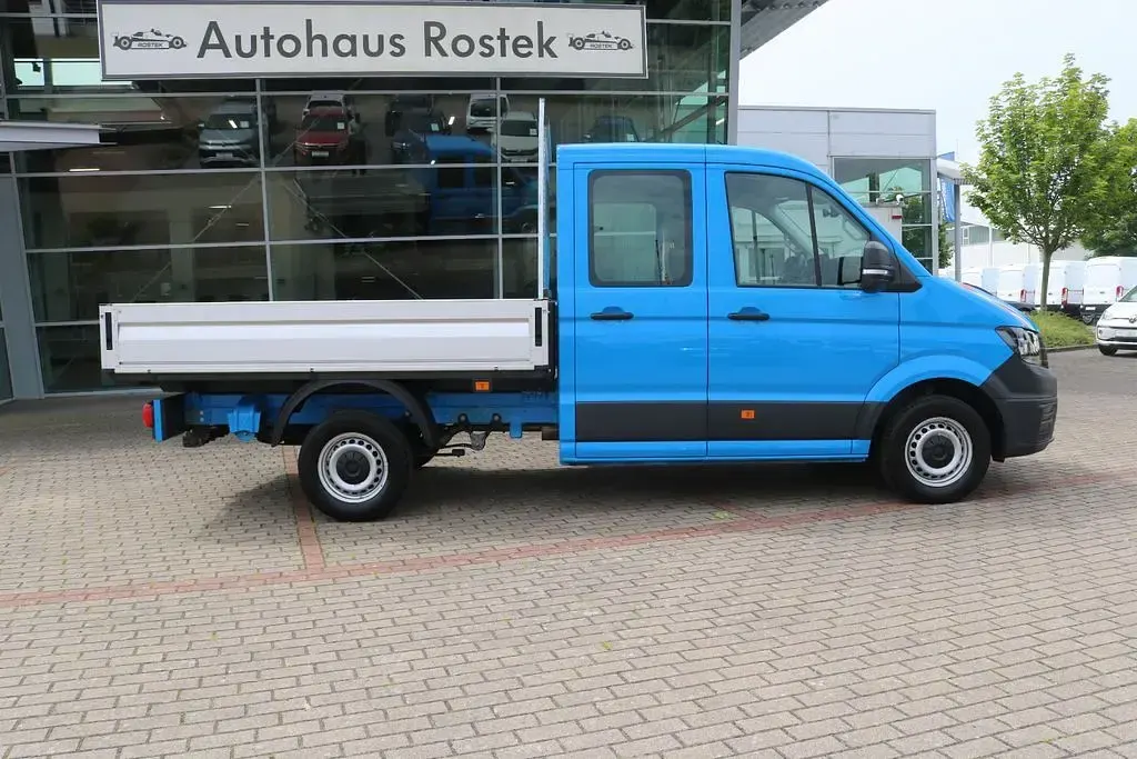 Gebraucht VW Crafter 140 PS (102 kW) 2024 Blau Van