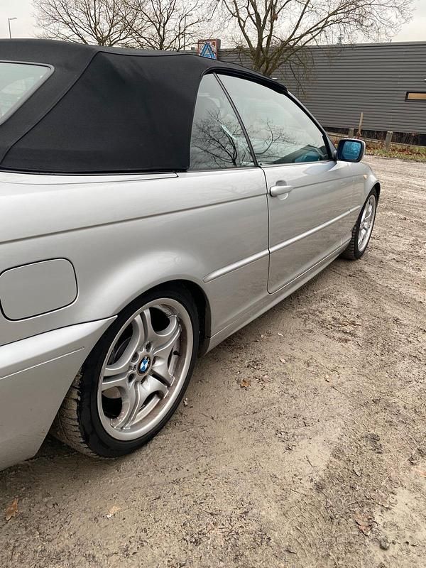 Gebraucht BMW 318 Cabriolet 150 PS (110 kW) 2005 Silber Cabrio