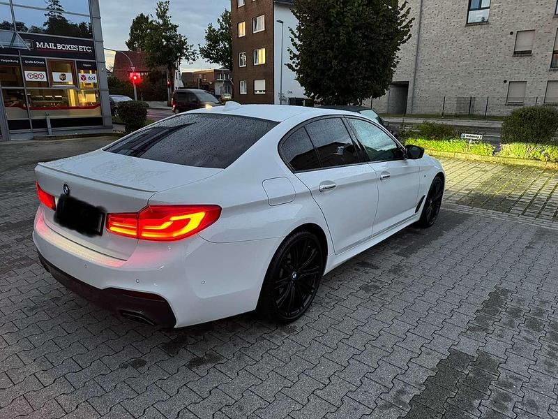 Gebraucht BMW 530 M Sport 252 PS (185 kW) 2018 Weiß Limousine
