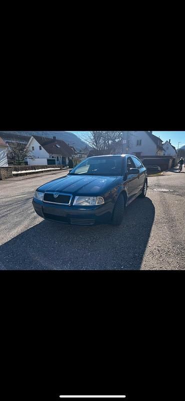 Blau Gebraucht 2003 Skoda Octavia Limousine | 450 € - Bild 1/4