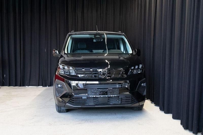 Gebraucht Peugeot Rifter Allure 131 PS (96 kW) 2025 Schwarz Van / Kleinbus