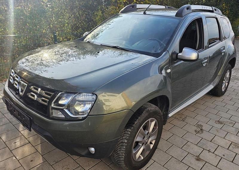 Grau Gebraucht 2014 Dacia Duster Prestige SUV | 4.900 € (Superpreis) - Bild 1/4