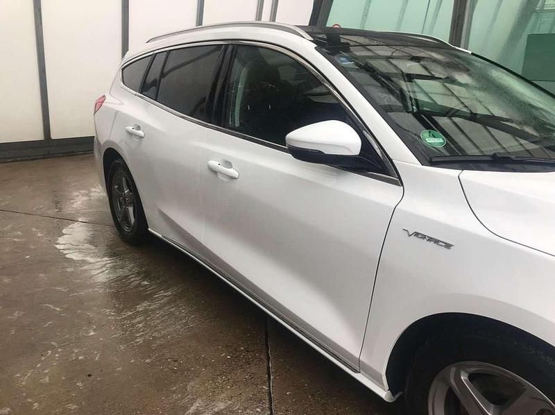 Gebraucht Ford Focus Vignale 182 PS (133 kW) 2019 Weiß Kombi