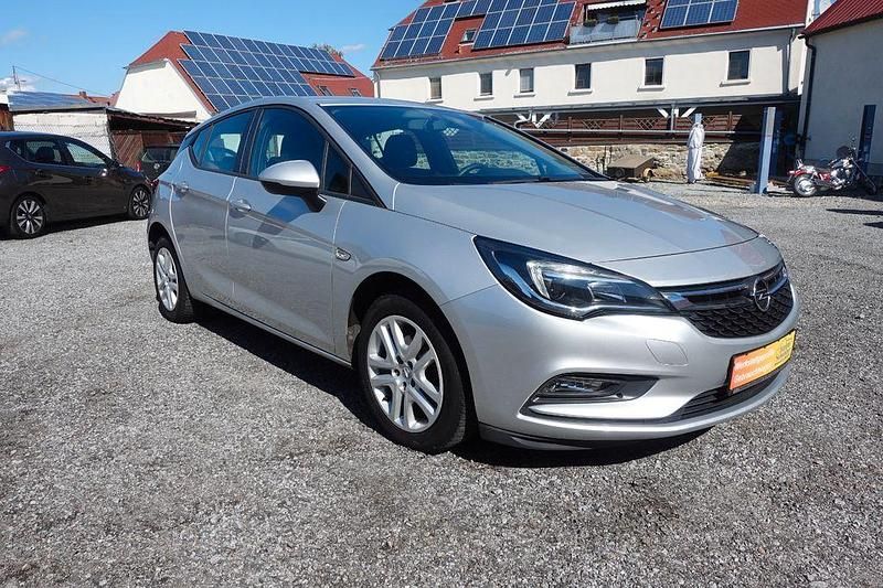 Gebraucht Opel Astra Edition 150 PS (110 kW) 2018 Argonsilber Limousine