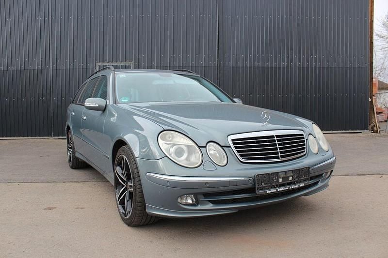 Gebraucht Mercedes E240 Avantgarde 177 PS (130 kW) 2004 Blau Limousine