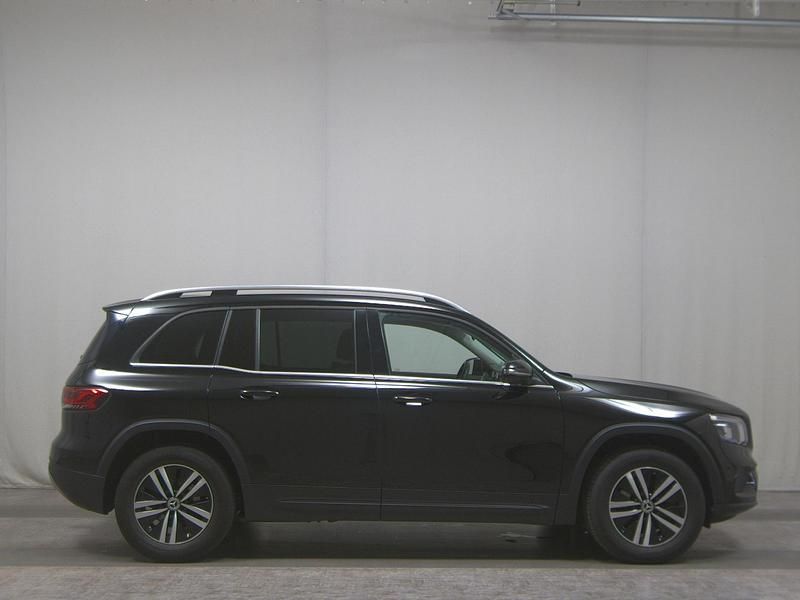 Nachtschwarz Gebraucht 2022 Mercedes GLB200 Style SUV | 27.980 € (Fairer Preis) - Bild 1/4