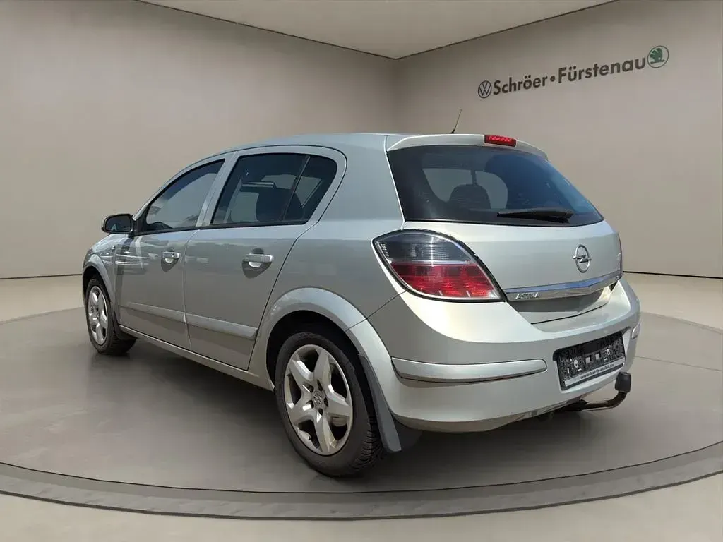 Gebraucht Opel Astra 116 PS (85 kW) 2008 Silber Limousine