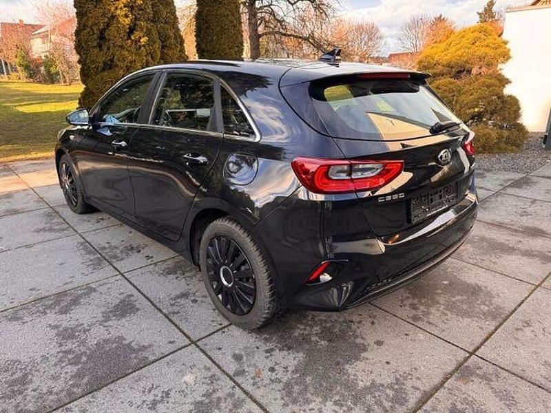 Gebraucht Kia Ceed Vision 136 PS (100 kW) 2021 Schwarz Kleinwagen