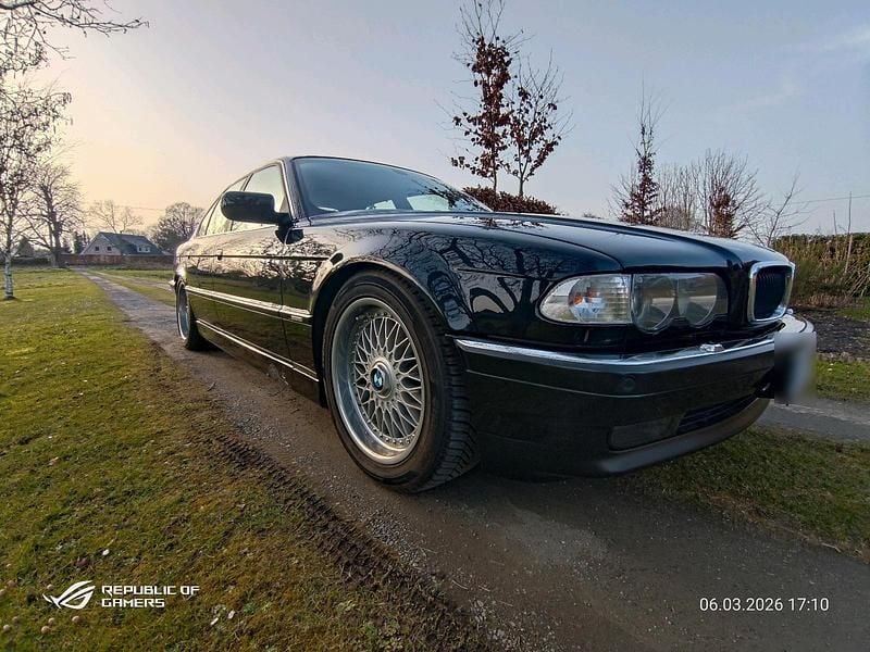 Gebraucht BMW 740 286 PS (210 kW) 1998 Schwarz Limousine