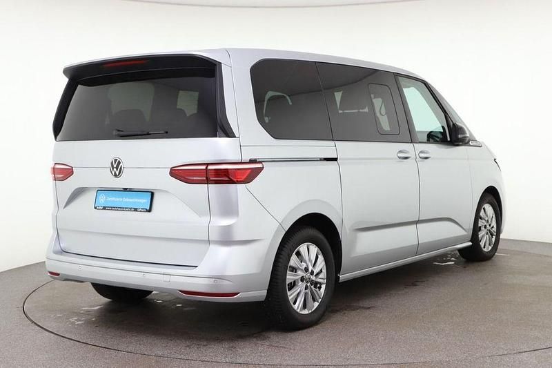Gebraucht VW Multivan Basis 150 PS (110 kW) 2024 Reflexsilber metallic Van