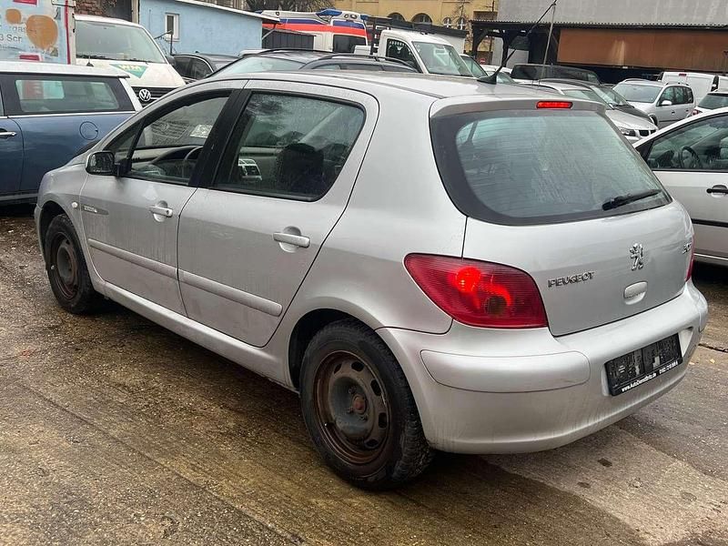 Gebraucht Peugeot 307 109 PS (80 kW) 2005 Silber Limousine