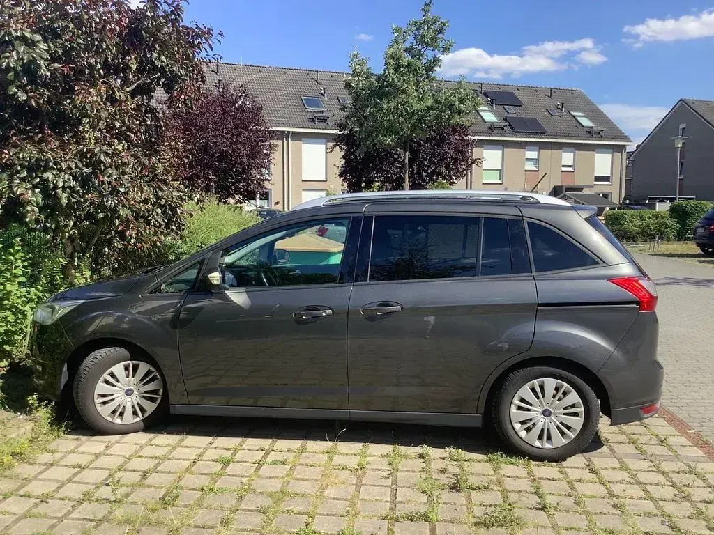 Gebraucht Ford Grand C-Max Trend 125 PS (91 kW) 2018 Grau Van / Kleinbus