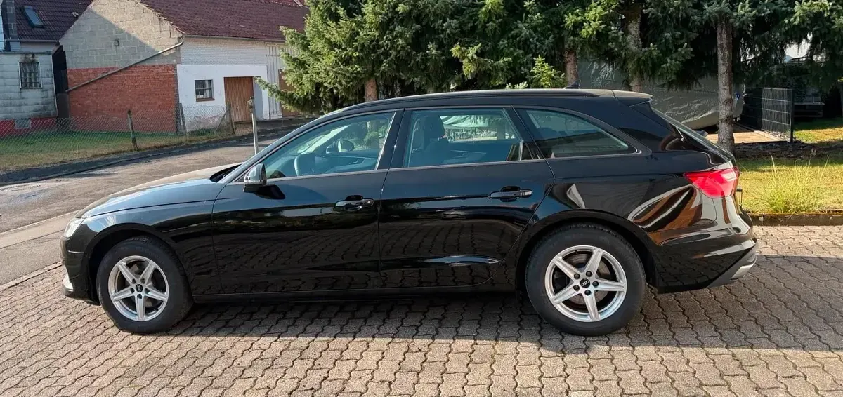 Gebraucht Audi A4 150 PS (110 kW) 2021 Schwarz Kombi