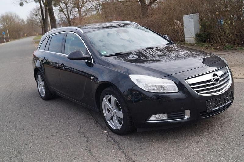 Gebraucht Opel Insignia 194 PS (142 kW) 2012 Schwarz Kombi