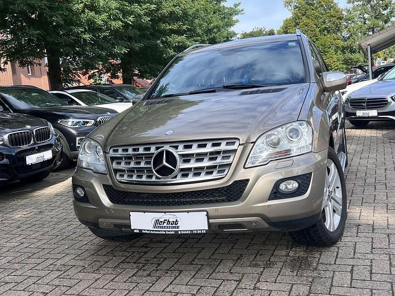Beige Gebraucht 2009 Mercedes ML320 SUV | 11.700 € (Teuer) - Bild 1/4