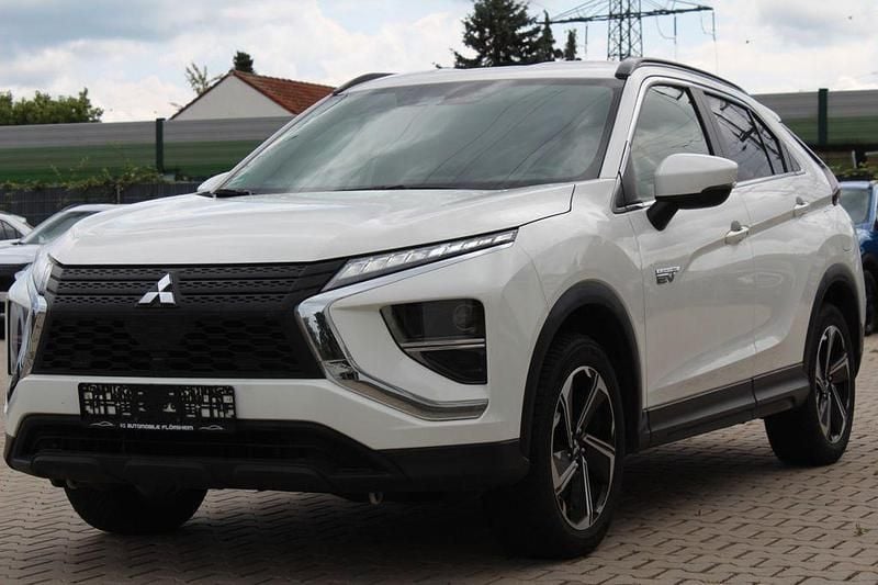 Weiß Gebraucht 2022 Mitsubishi Eclipse Cross Basis SUV | 20.450 € (Superpreis) - Bild 1/4