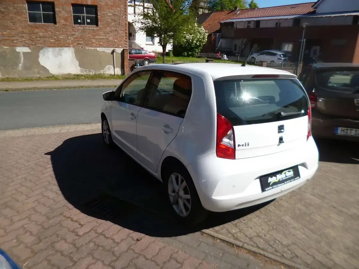 Gebraucht Seat Mii Chic 75 PS (55 kW) 2017 Weiß Kleinwagen