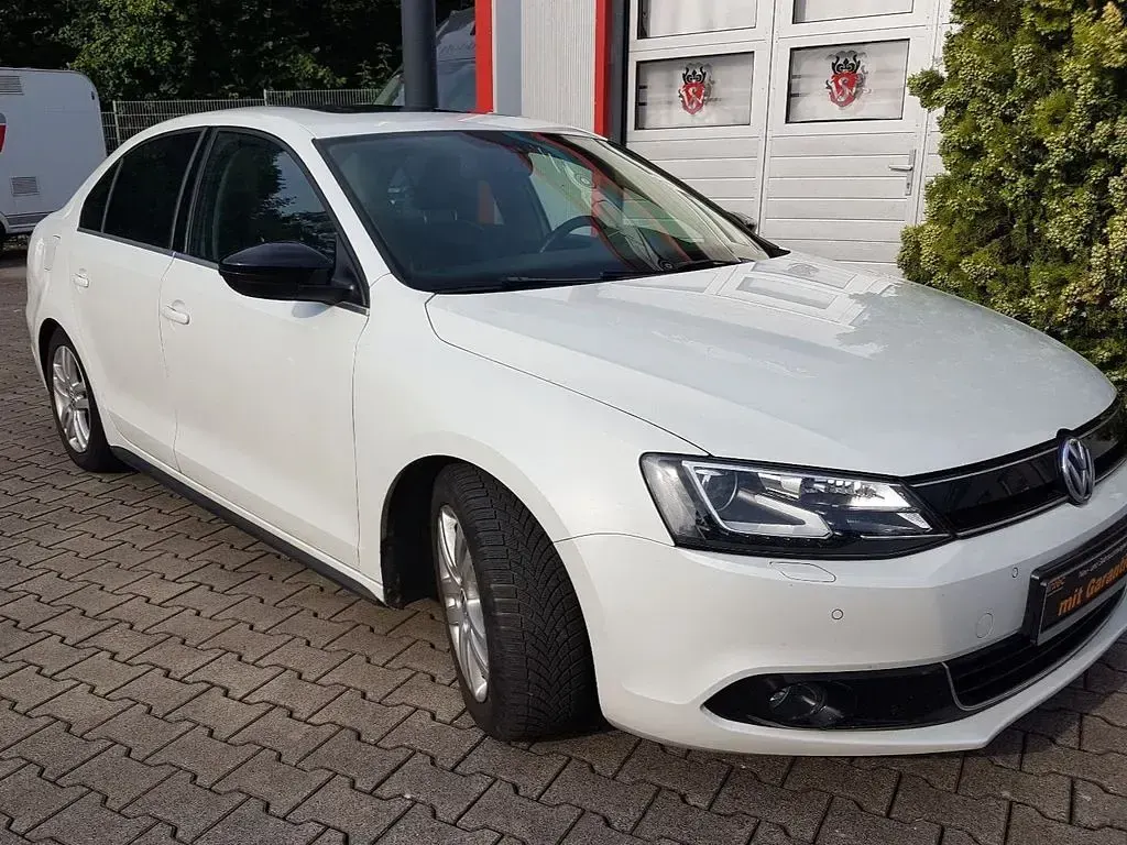 Gebraucht VW Jetta Highline 150 PS (110 kW) 2013 Weiß Limousine