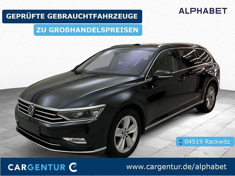 Deep black perleffekt (metallic) Gebraucht 2023 VW Passat Elegance Kombi | 26.190 € (Guter Preis) - Bild 1/2