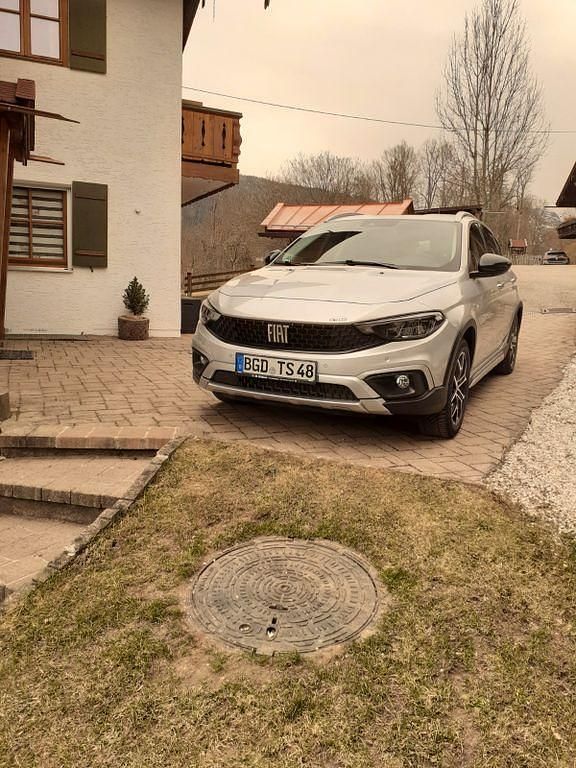 Gebraucht Fiat Tipo Cross 101 PS (74 kW) 2021 Silber Limousine