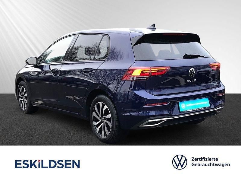 Gebraucht VW Golf VIII Active 131 PS (96 kW) 2023 Blau Limousine