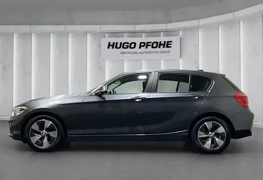 Gebraucht BMW 118 Sport Line 136 PS (100 kW) 2019 Grau Limousine