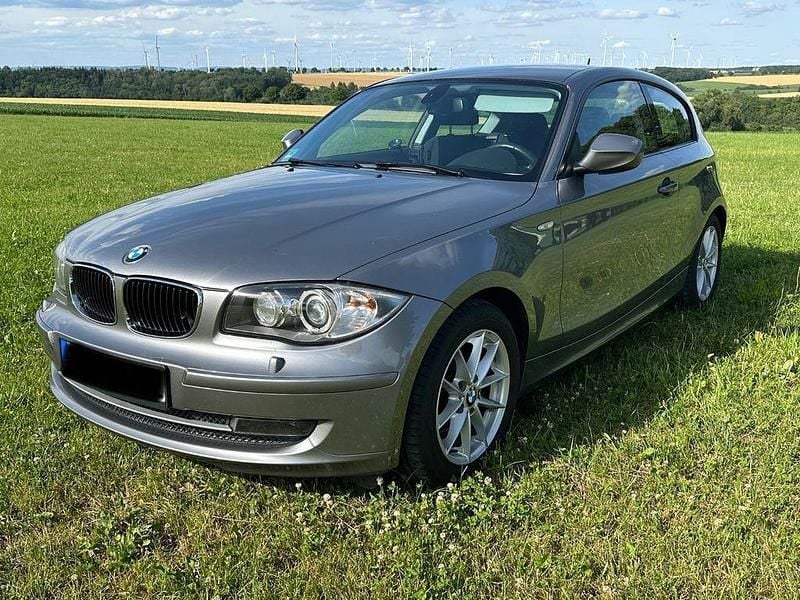 Andere außenfarben Gebraucht 2011 BMW 116 Advantage Kleinwagen | 7.500 € (Fairer Preis) - Bild 1/2