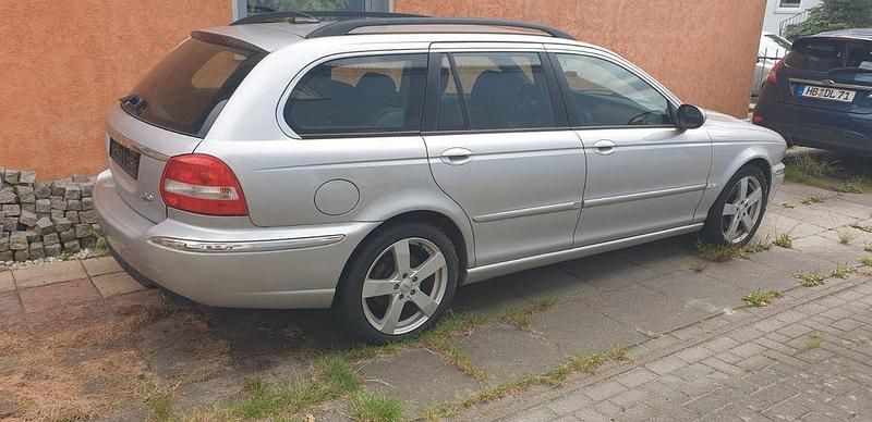 Grau Gebraucht 2004 Jaguar X-type Executive Kombi | 1.000 € - Bild 1/4