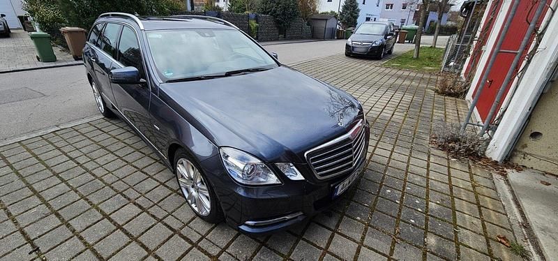 Gebraucht Mercedes E350 265 PS (194 kW) 2012 Grau Kombi