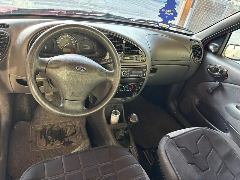 Gebraucht Ford Fiesta 2002 Rot Kleinwagen