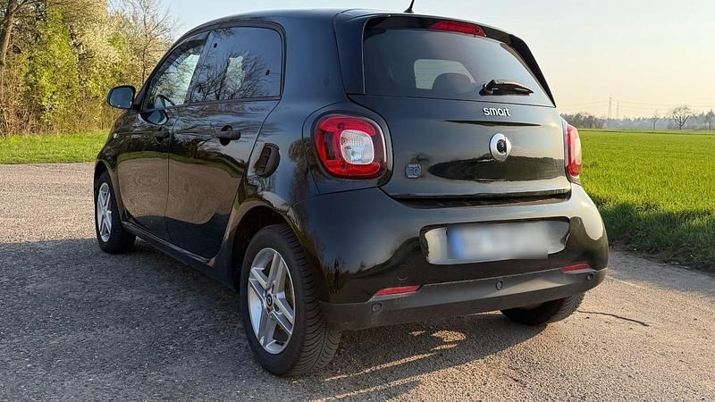 Gebraucht Smart ForFour Electric Drive 60 kW (82 PS) 2021 Schwarz Kleinwagen