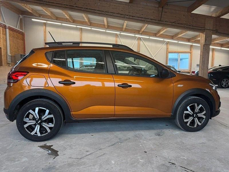 Orange Gebraucht 2021 Dacia Sandero Comfort Kleinwagen | 12.900 € (Fairer Preis) - Bild 1/4
