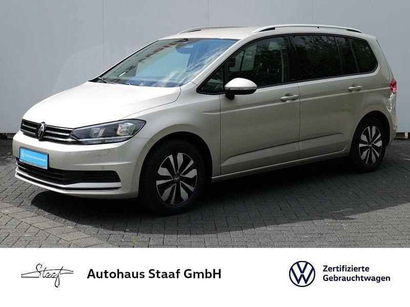 Gebraucht VW Touran Move 150 PS (110 kW) 2024 Ivory silver metallic Van / Kleinbus