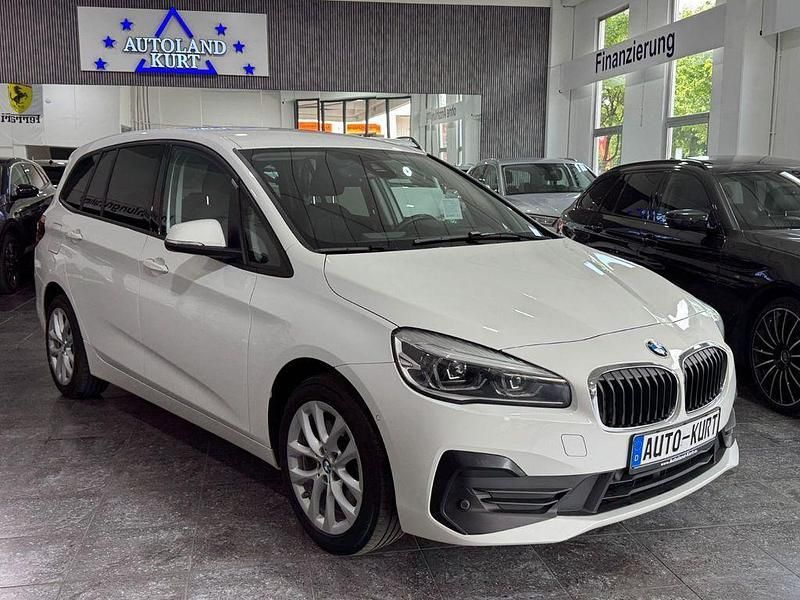 Weiß Gebraucht 2021 BMW 218 Gran Tourer Advantage Van / Kleinbus | 11.990 € (Fairer Preis) - Bild 1/4