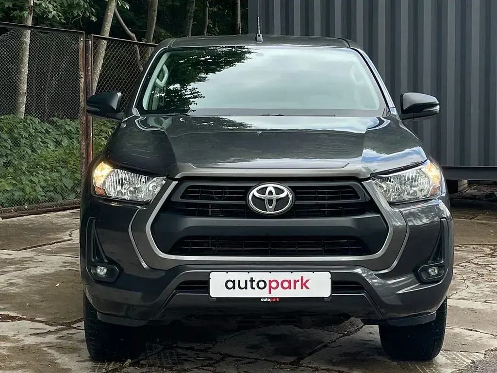 Gebraucht Toyota HiLux 150 PS (110 kW) 2021 Grau Pickup