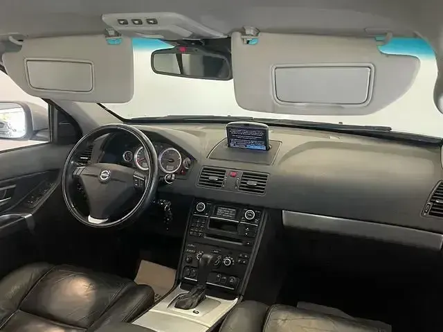 Gebraucht Volvo XC90 Momentum 200 PS (147 kW) 2013 Silber SUV
