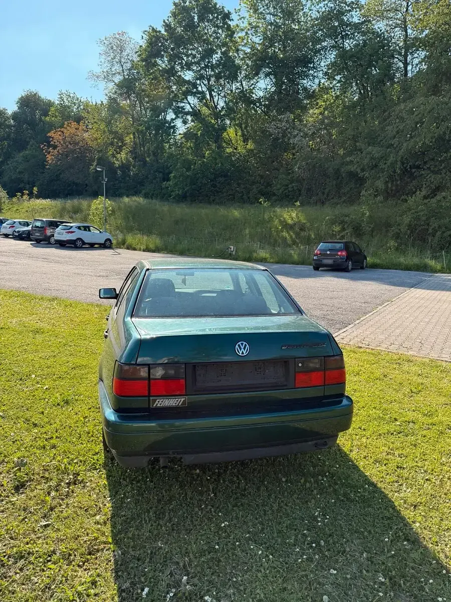 Gebraucht VW Vento 75 PS (55 kW) 1996 Grün Limousine