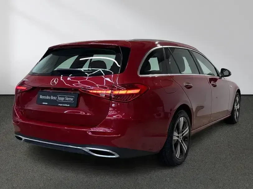 Gebraucht Mercedes C300e Avantgarde 204 PS (150 kW) 2025 Manufaktur lack manufaktur pat Kombi