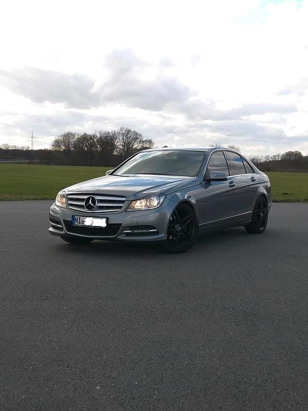 Gebraucht Mercedes C220 170 PS (125 kW) 2012 Grau Limousine
