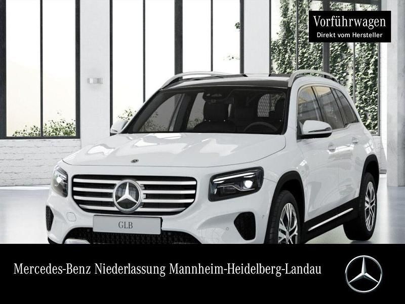 Weiß Gebraucht 2025 Mercedes GLB180 Progressive SUV | 44.350 € (Teuer) - Bild 1/4