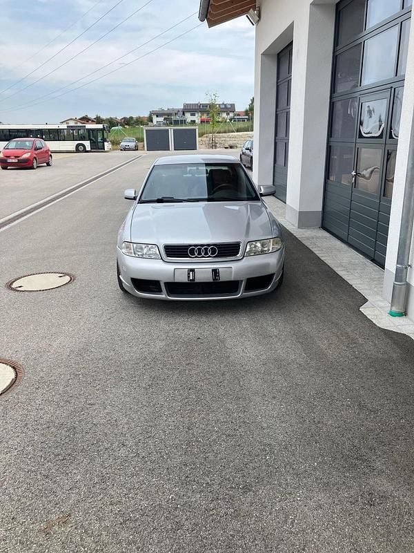 Silber Gebraucht 1999 Audi A4 Limousine | 2.900 € (Fairer Preis) - Bild 1/4